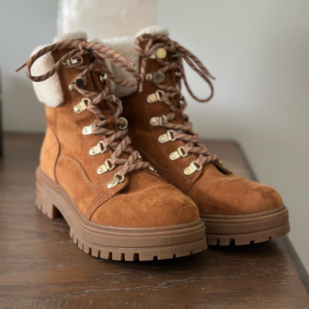 Tommy Hilfiger FABY3 Lug Sole Boots